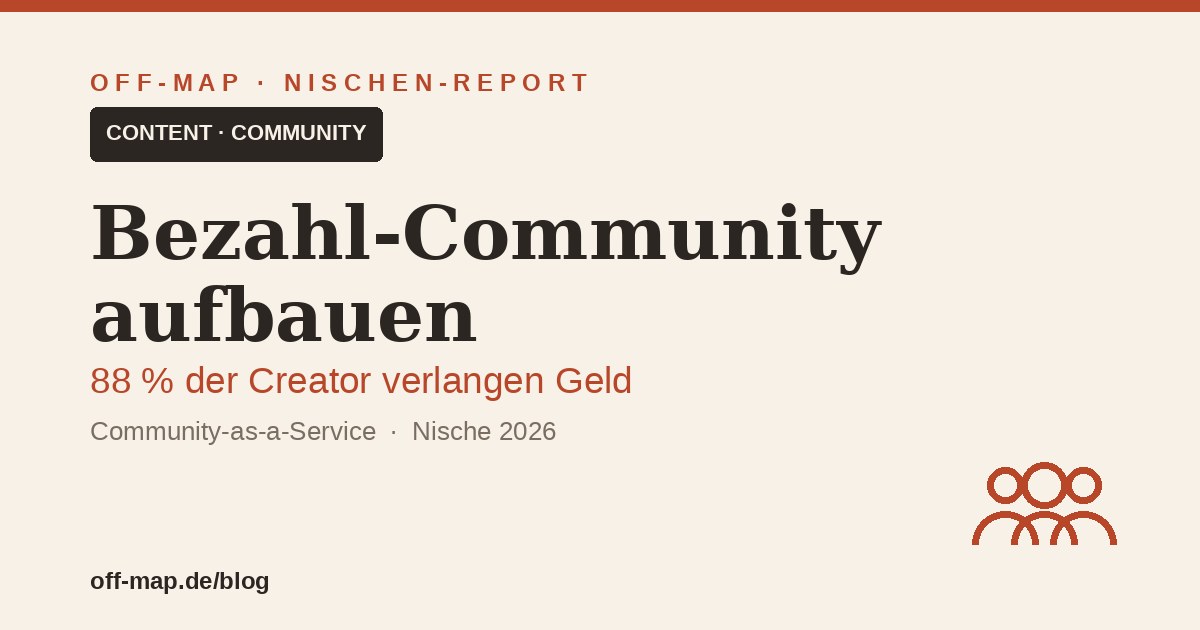 Deutsche Community-Managerin betreut am Laptop in einem hellen Büro eine Mitgliederplattform für Fachexperten